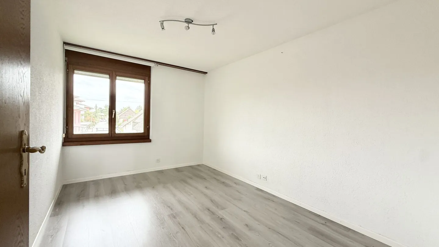 Attraktive, grosszügige und helle 4.5 Zi. Wohnung im Herzen von Aegerten - Foto 6 von 10