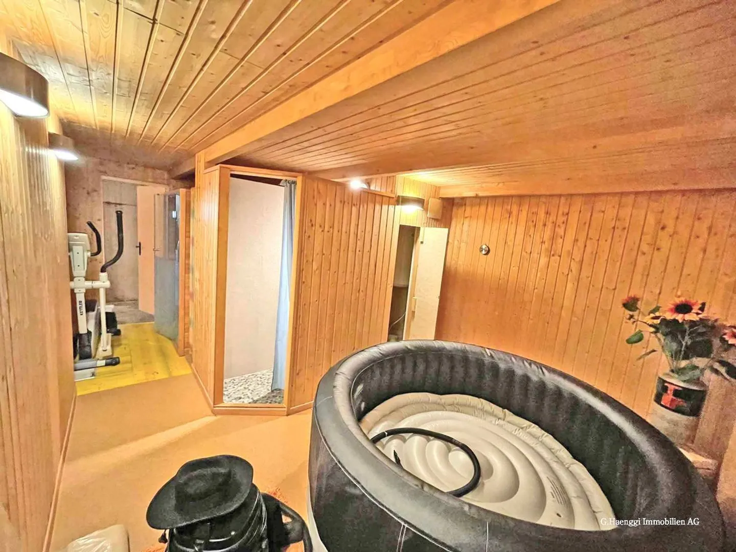 Versatile house with high usage and expansion potential - Photo 12 of 13