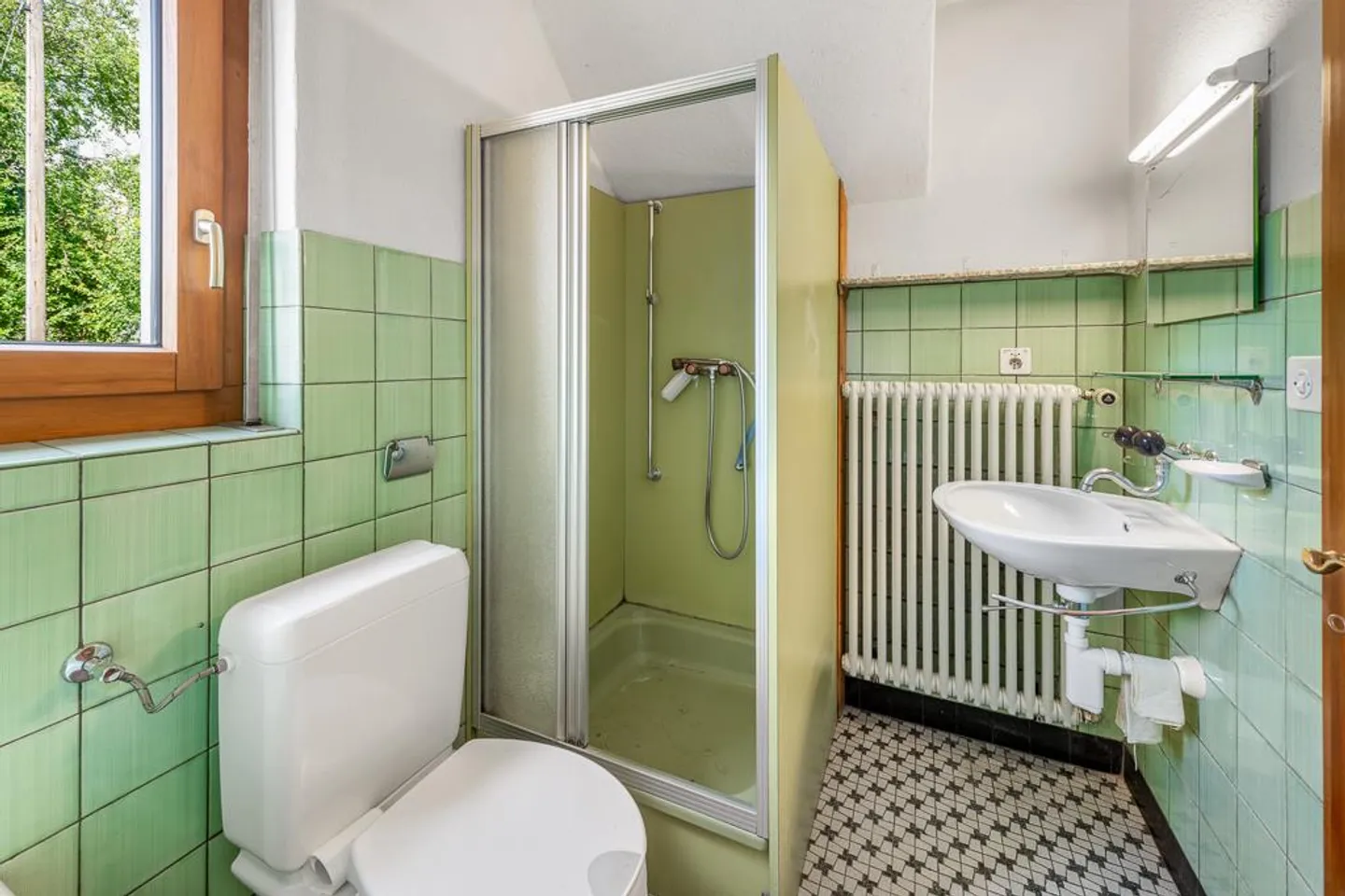 Wil: casa unifamiliare di 5 stanze con annessi e terreno edificabile - Foto 3 di 10