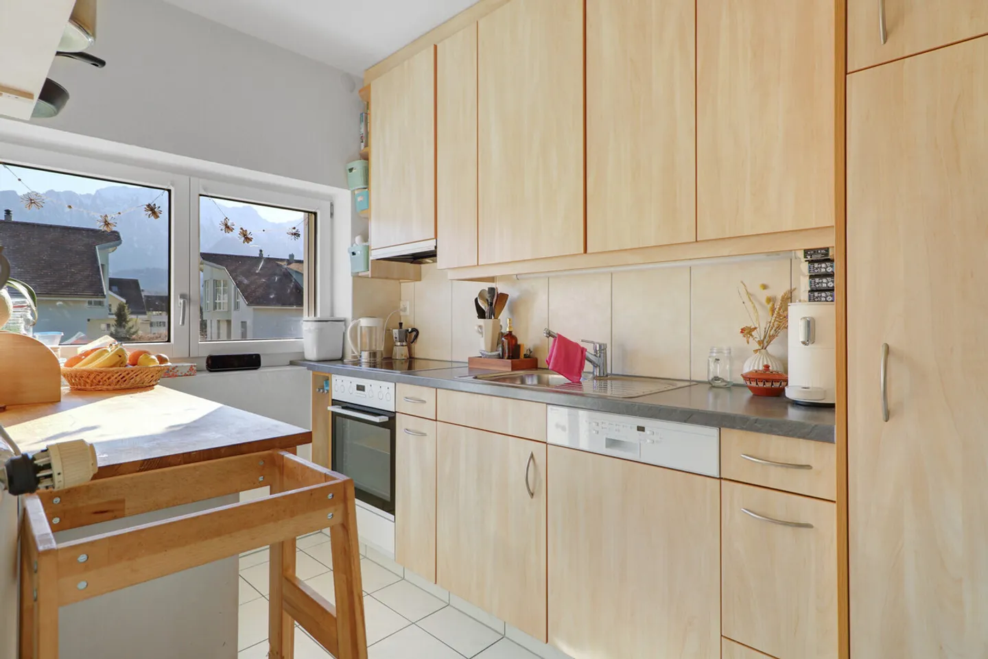 Appartement Charmant avec Vue sur les Montagnes - Photo 4 sur 11