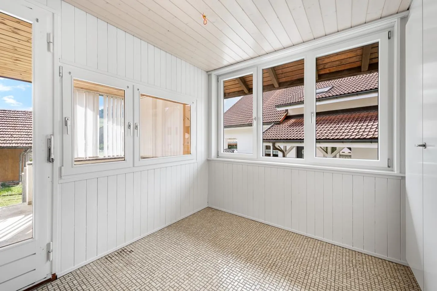 Wil: casa unifamiliare di 5 stanze con annessi e terreno edificabile - Foto 7 di 10