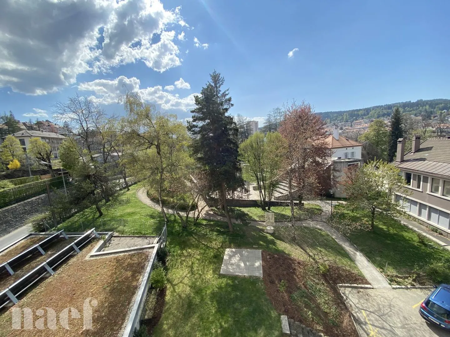 Apartment with 3.5 rooms and shared garden in the city center - Photo 2 of 11