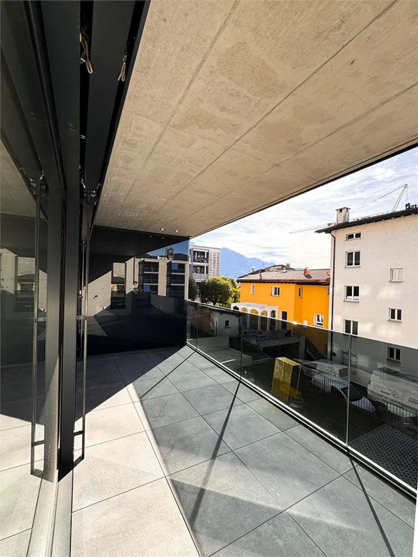 APPARTEMENT 3.5 PIÈCES RAFFINÉ À MASSAGNO - Photo 4 sur 13