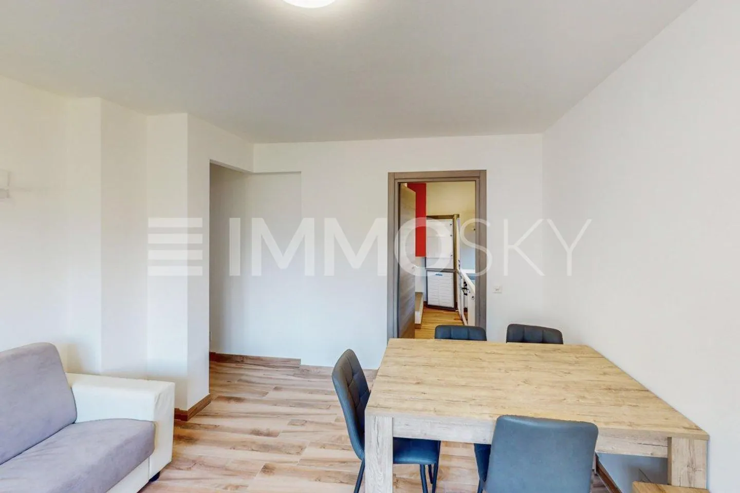 Appartamento Rinnovato Vicino al Fiume - Foto 1 di 4