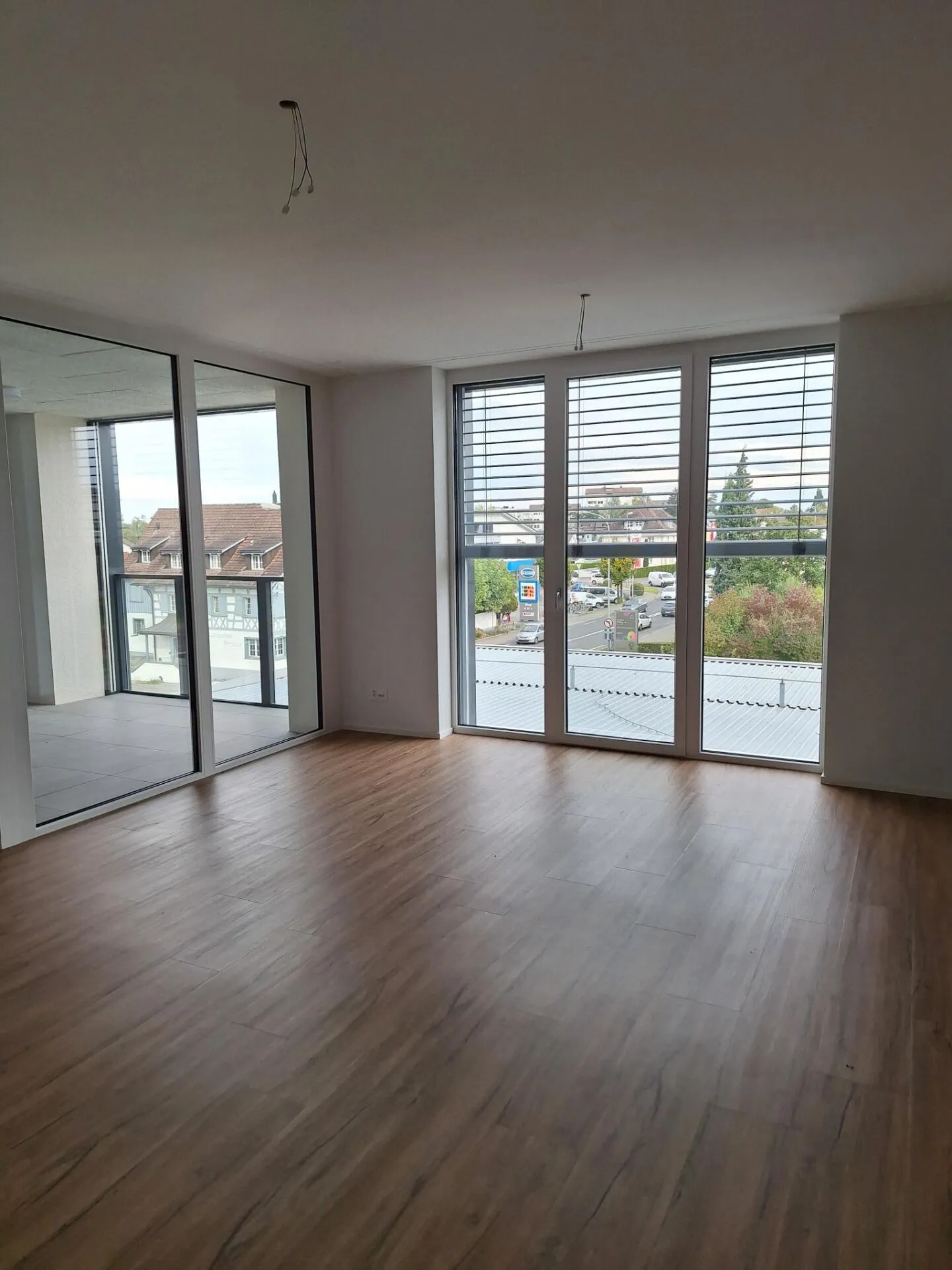Appartement lumineux de 2,5 pièces avec grande loggia - Photo 6 sur 6