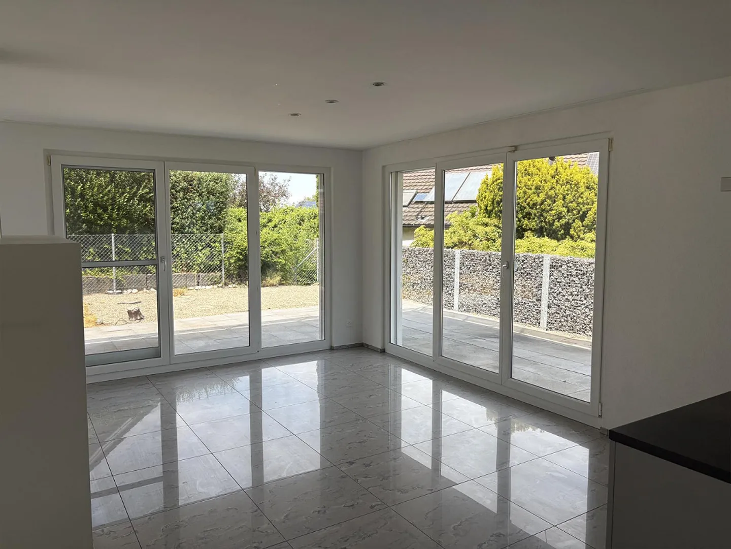 Quiet, spacious and sunny living with lake view - Photo 3 of 22