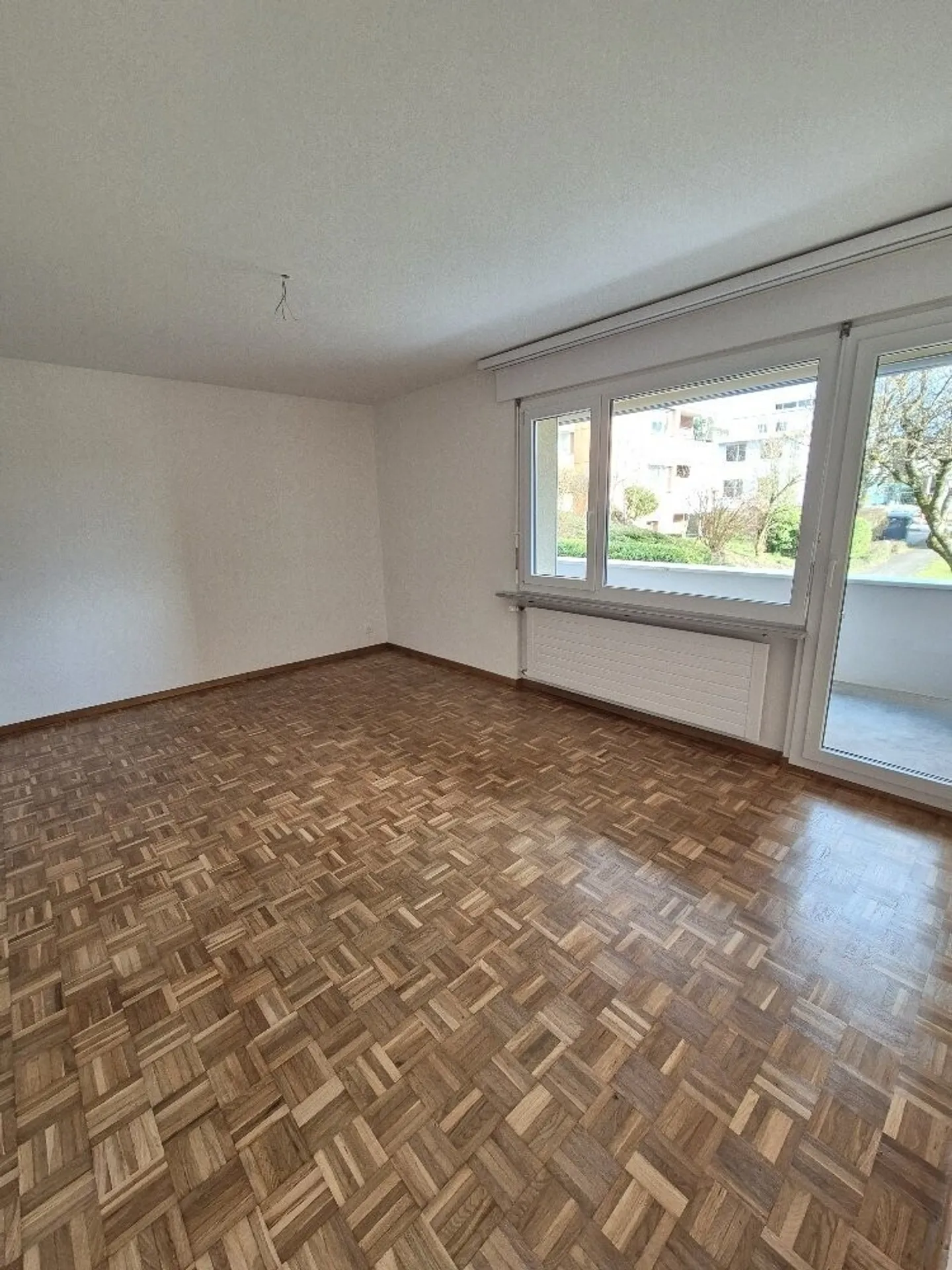Modernes Apartment mit Balkon - Foto 2 von 7