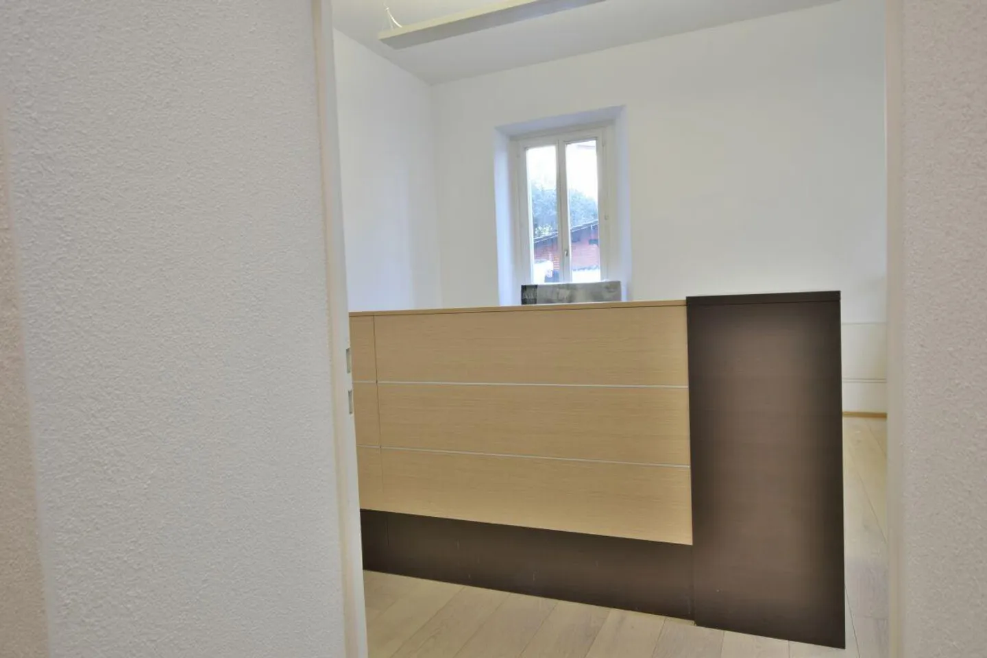 Geräumiges Büro zu vermieten - Foto 2 von 6