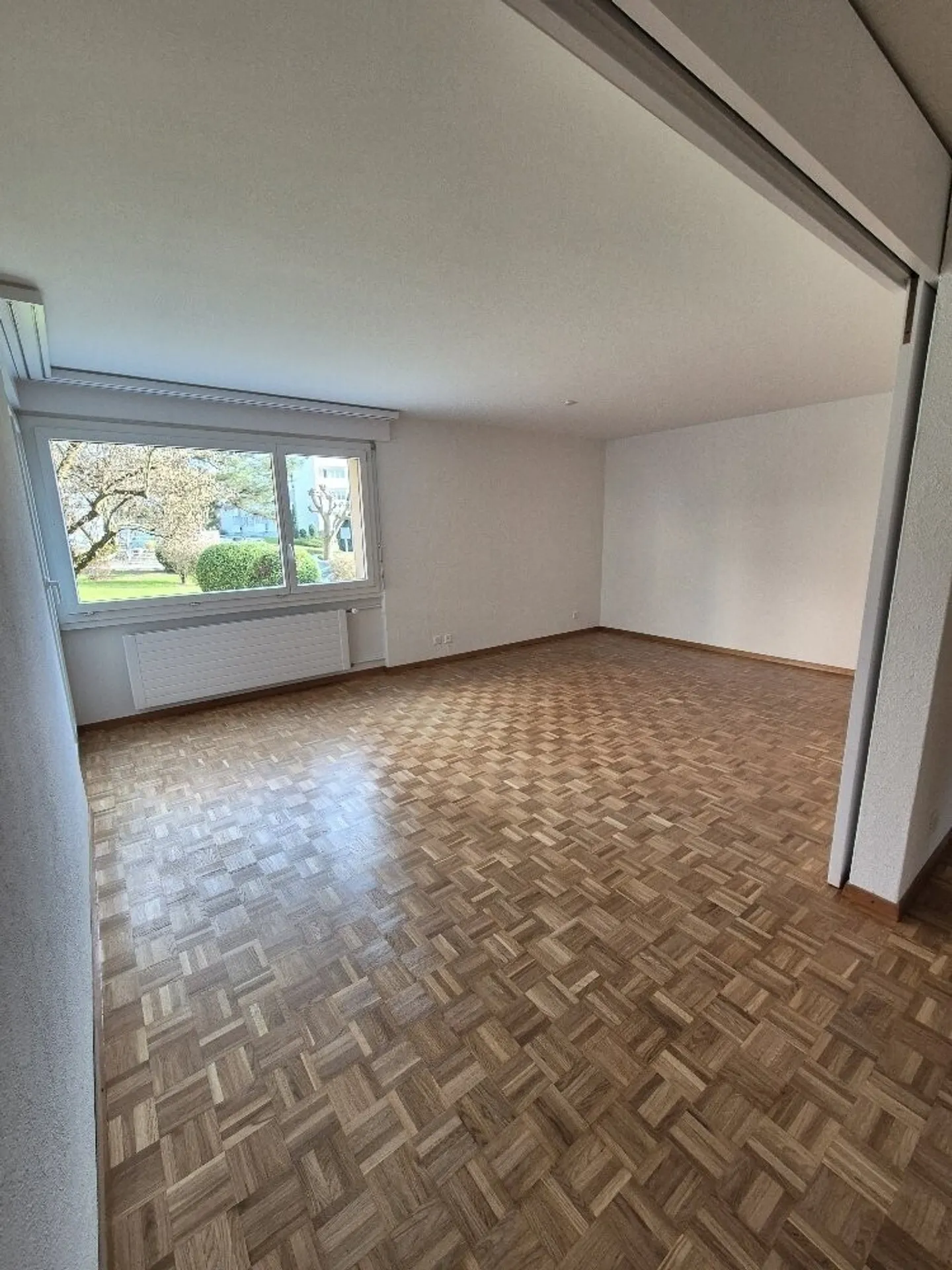 Modernes Apartment mit Balkon - Foto 3 von 7