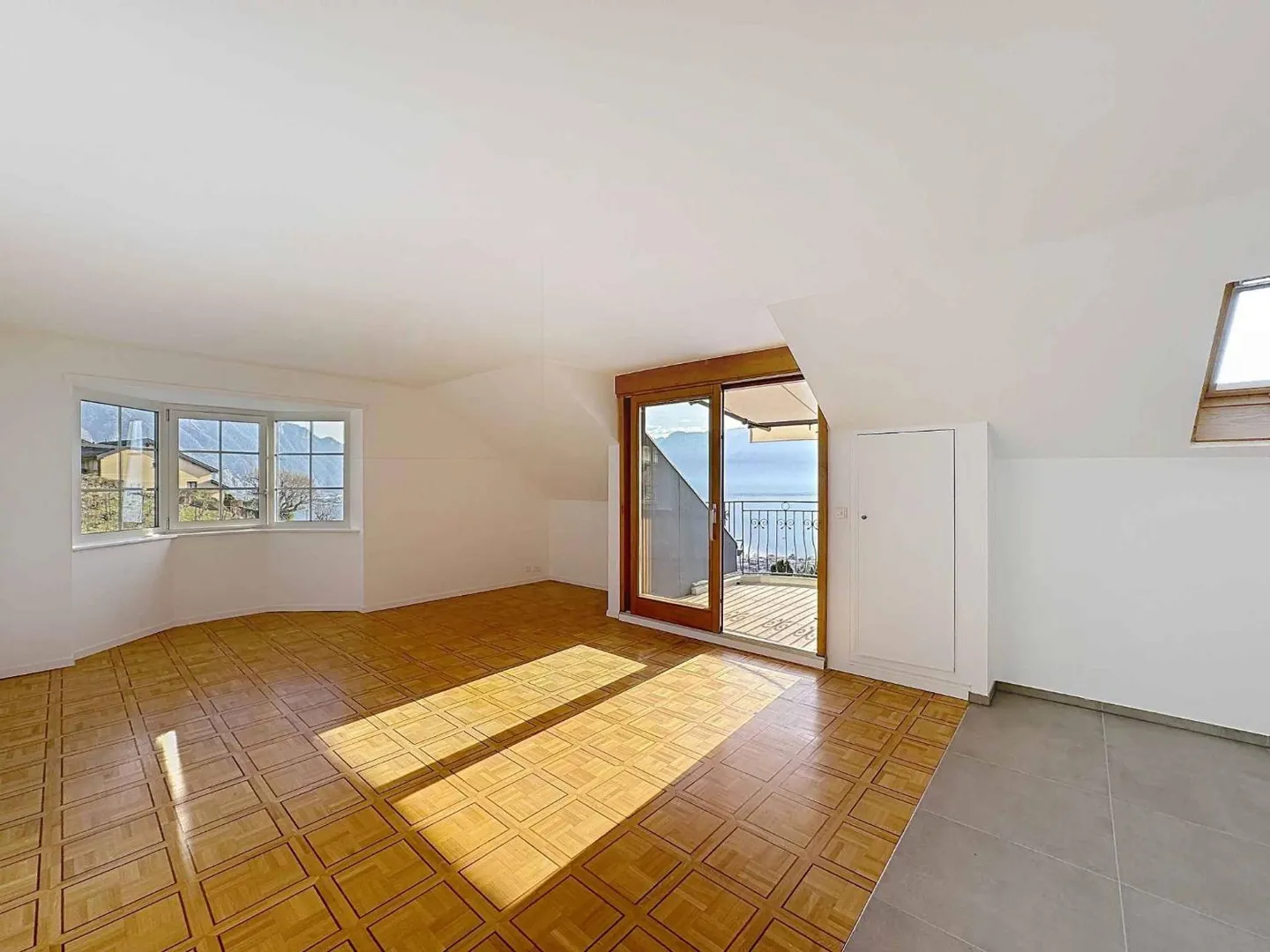 Wunderschöne 2-Zimmer-Wohnung von 65,7 m2 mit Balkonen + großem separatem Raum - Foto 4 von 11