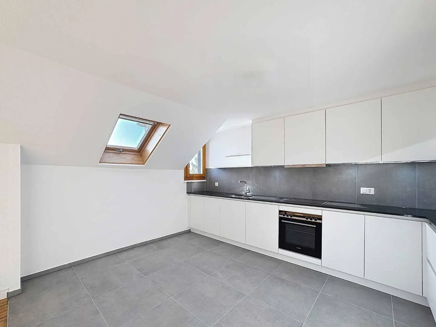 Wunderschöne 2-Zimmer-Wohnung von 65,7 m2 mit Balkonen + großem separatem Raum - Foto 5 von 11