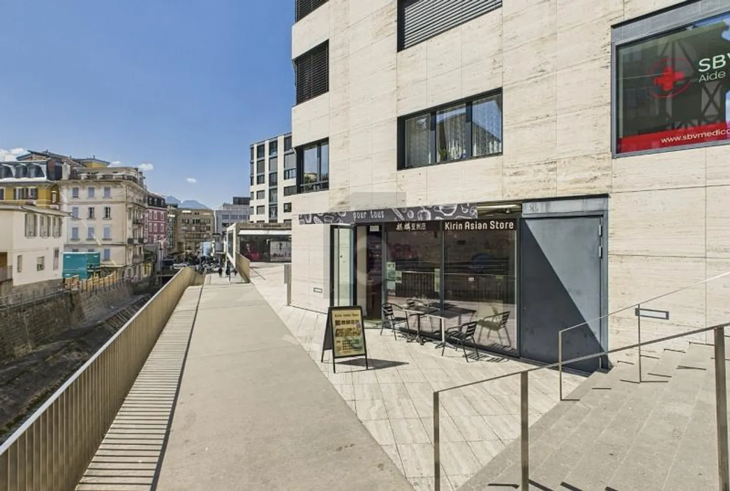 Commercial Space in Montreux - Photo 1 of 5