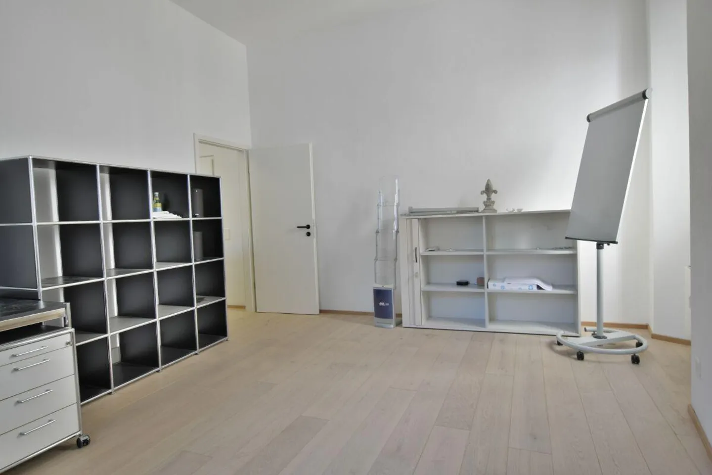 Geräumiges Büro zu vermieten - Foto 5 von 6