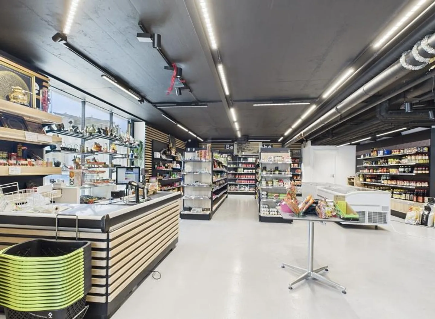 Commercial Space in Montreux - Photo 3 of 5