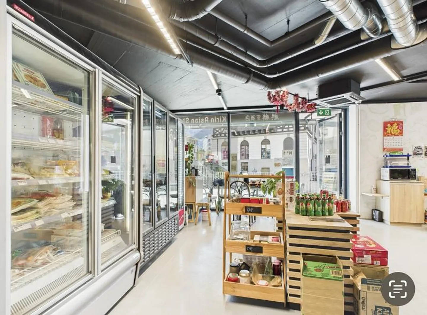Commercial Space in Montreux - Photo 4 of 5