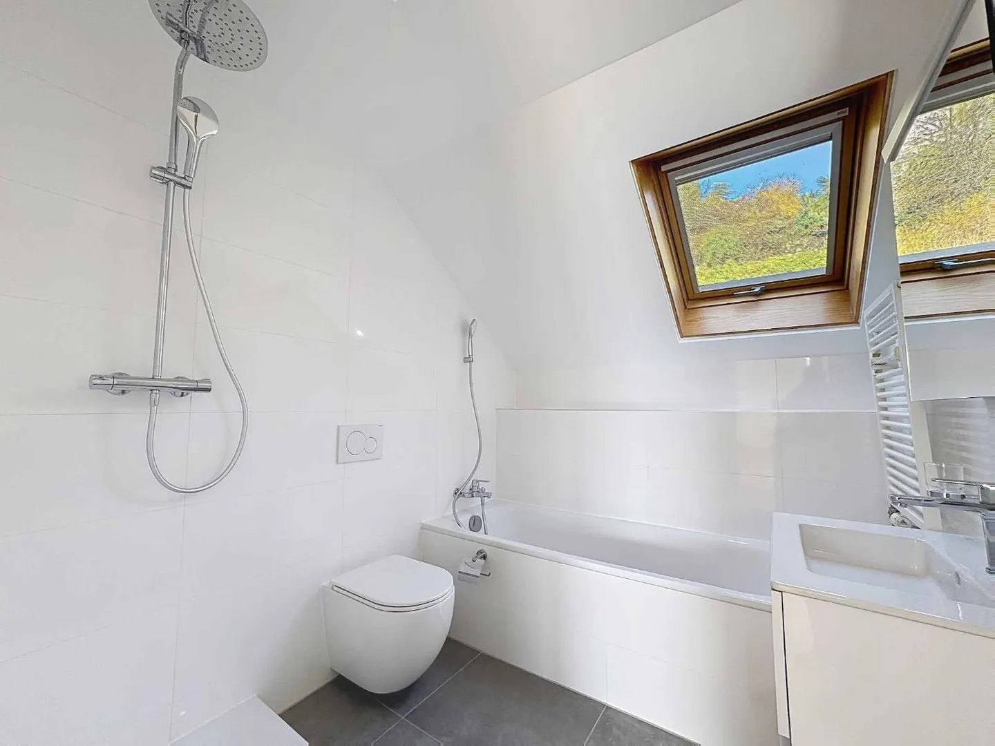 Wunderschöne 2-Zimmer-Wohnung von 65,7 m2 mit Balkonen + großem separatem Raum - Foto 9 von 11