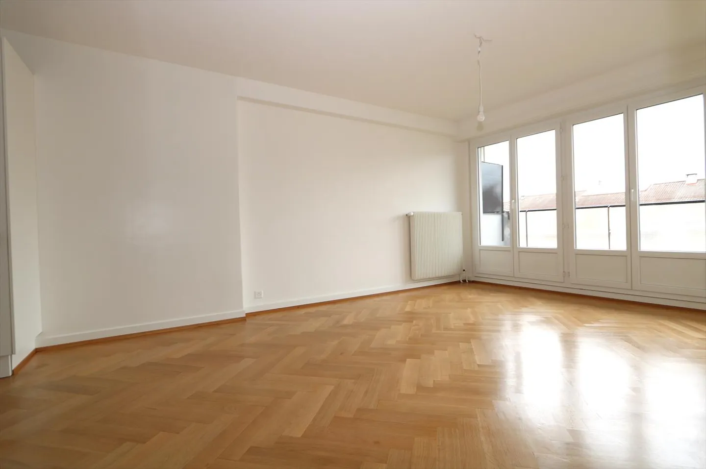 Appartamento con 3 camere e balcone a Plainpalais - Foto 3 di 11