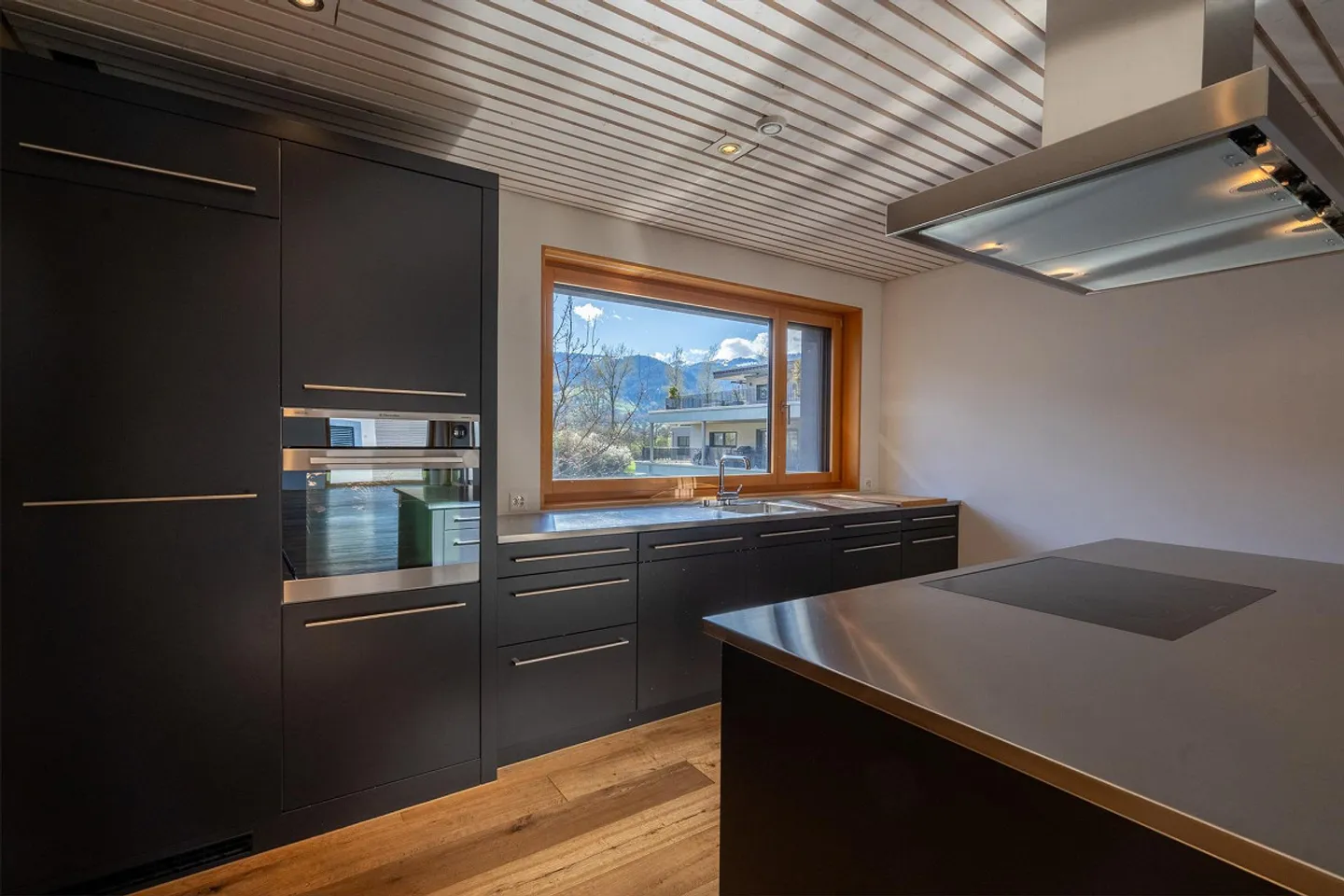 Appartamento attico esclusivo di 4,5 locali in posizione tranquilla - Foto 10 di 26