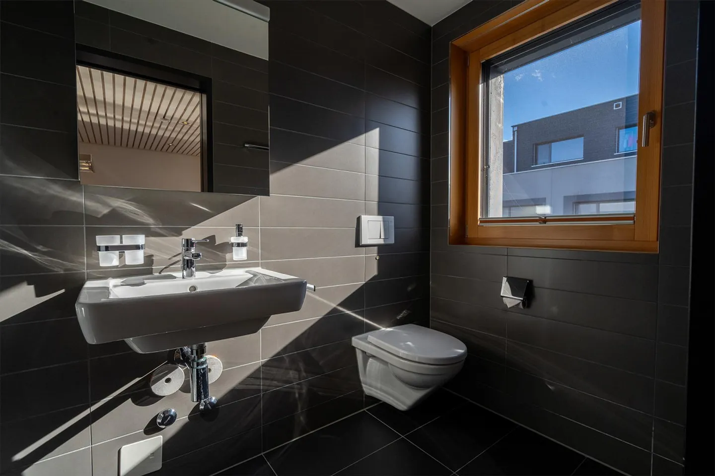 Appartamento attico esclusivo di 4,5 locali in posizione tranquilla - Foto 11 di 26