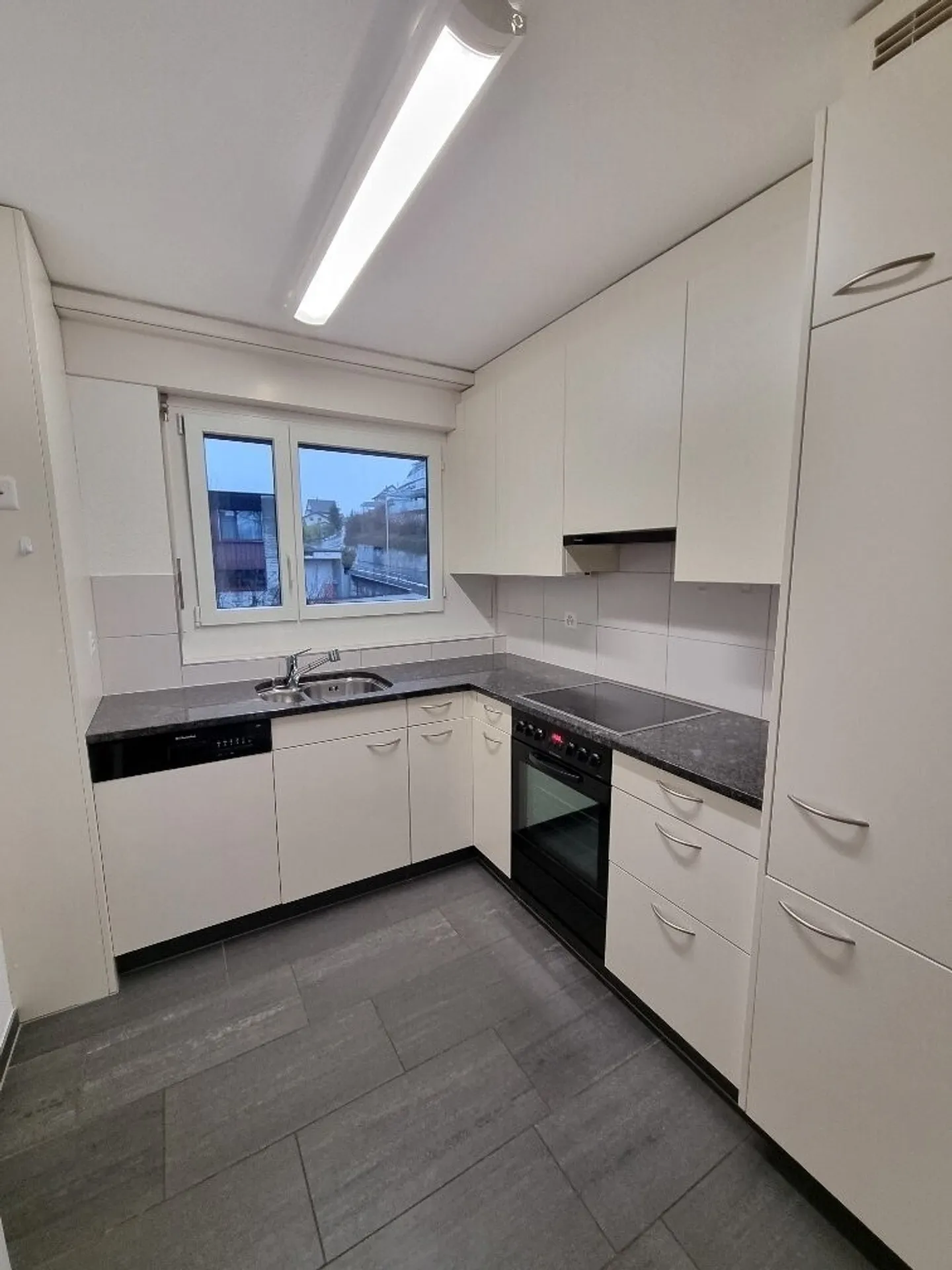 Modernes Apartment mit Balkon - Foto 5 von 7