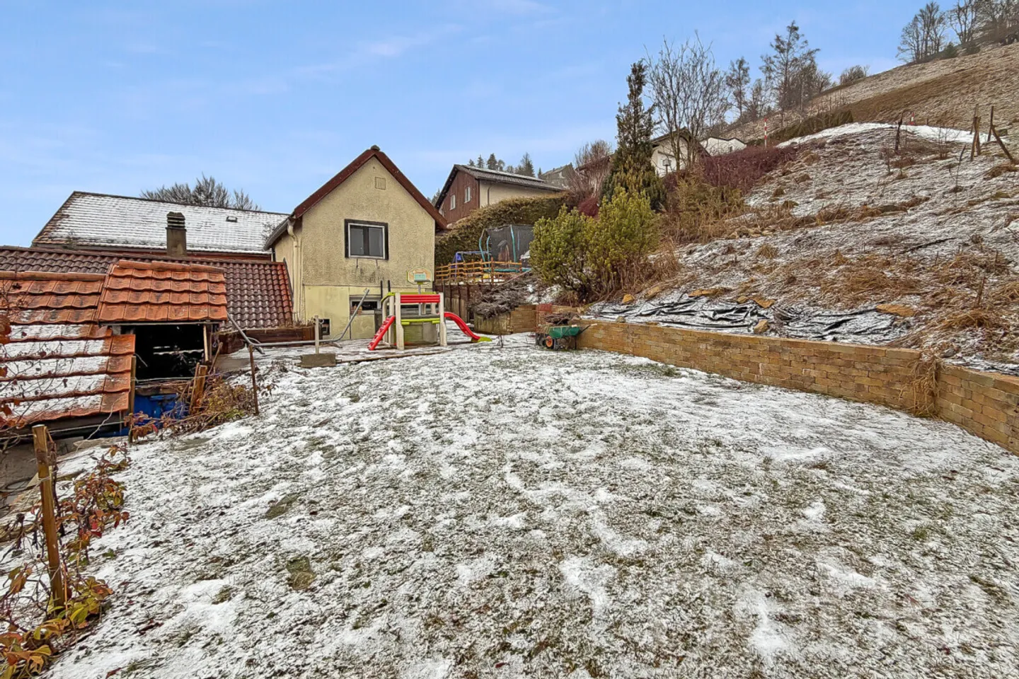 Maison individuelle rénovée avec de grands espaces - Photo 1 sur 12
