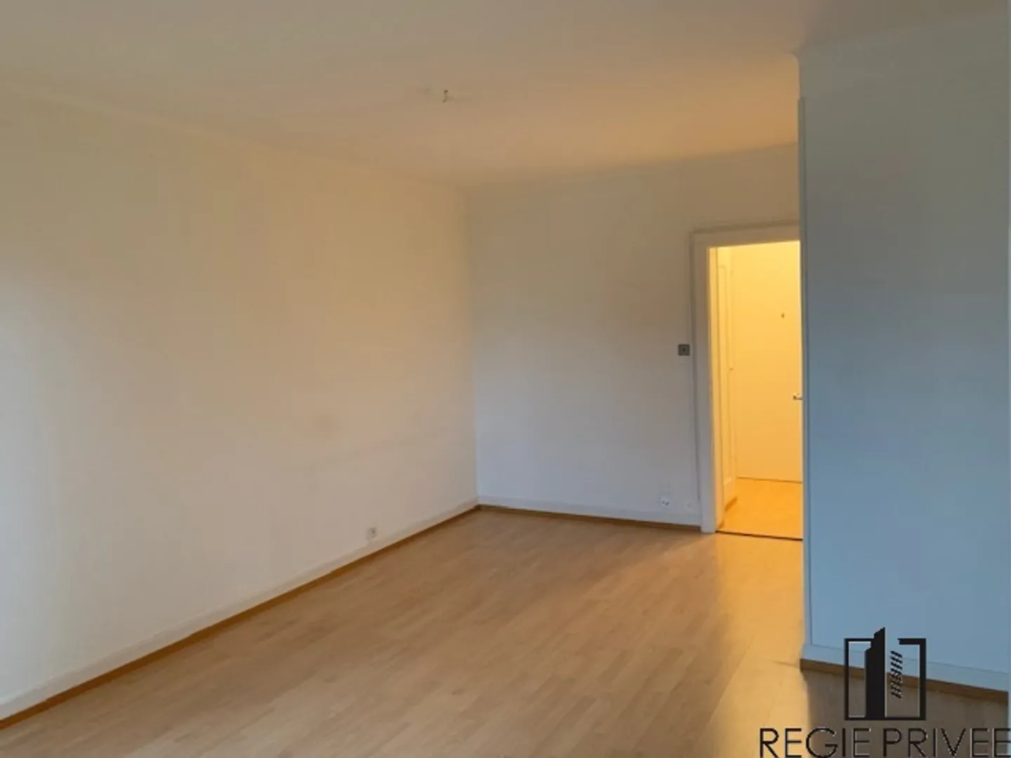 Two-room apartment with balcony - Photo 3 of 5