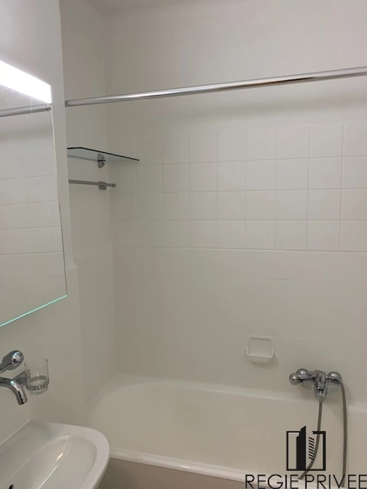 Two-room apartment with balcony - Photo 4 of 5