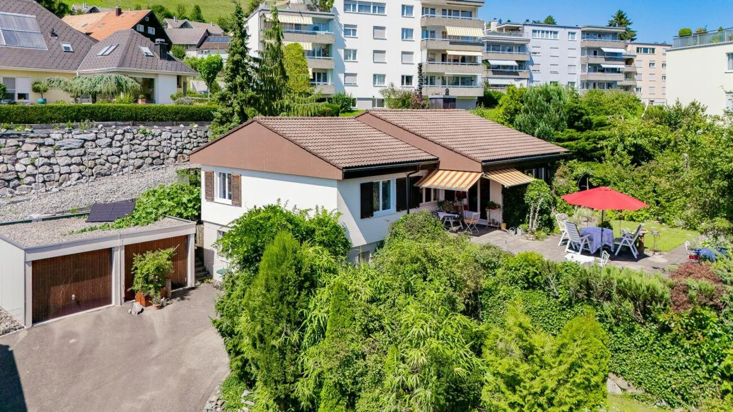Detached 5.5-room single-family house with a panoramic view - Photo 1 of 11