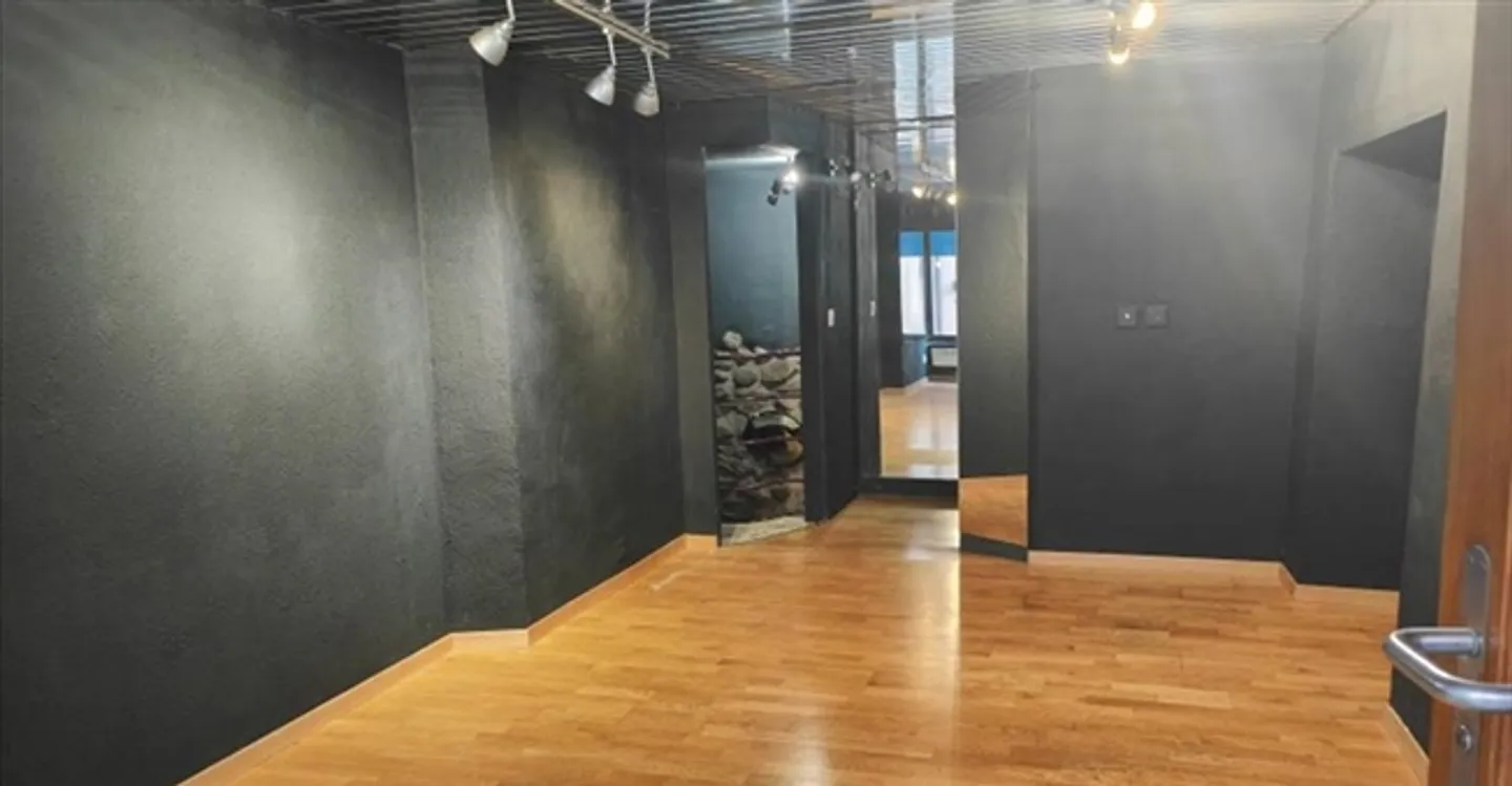 Commerce - Photo 4 of 6