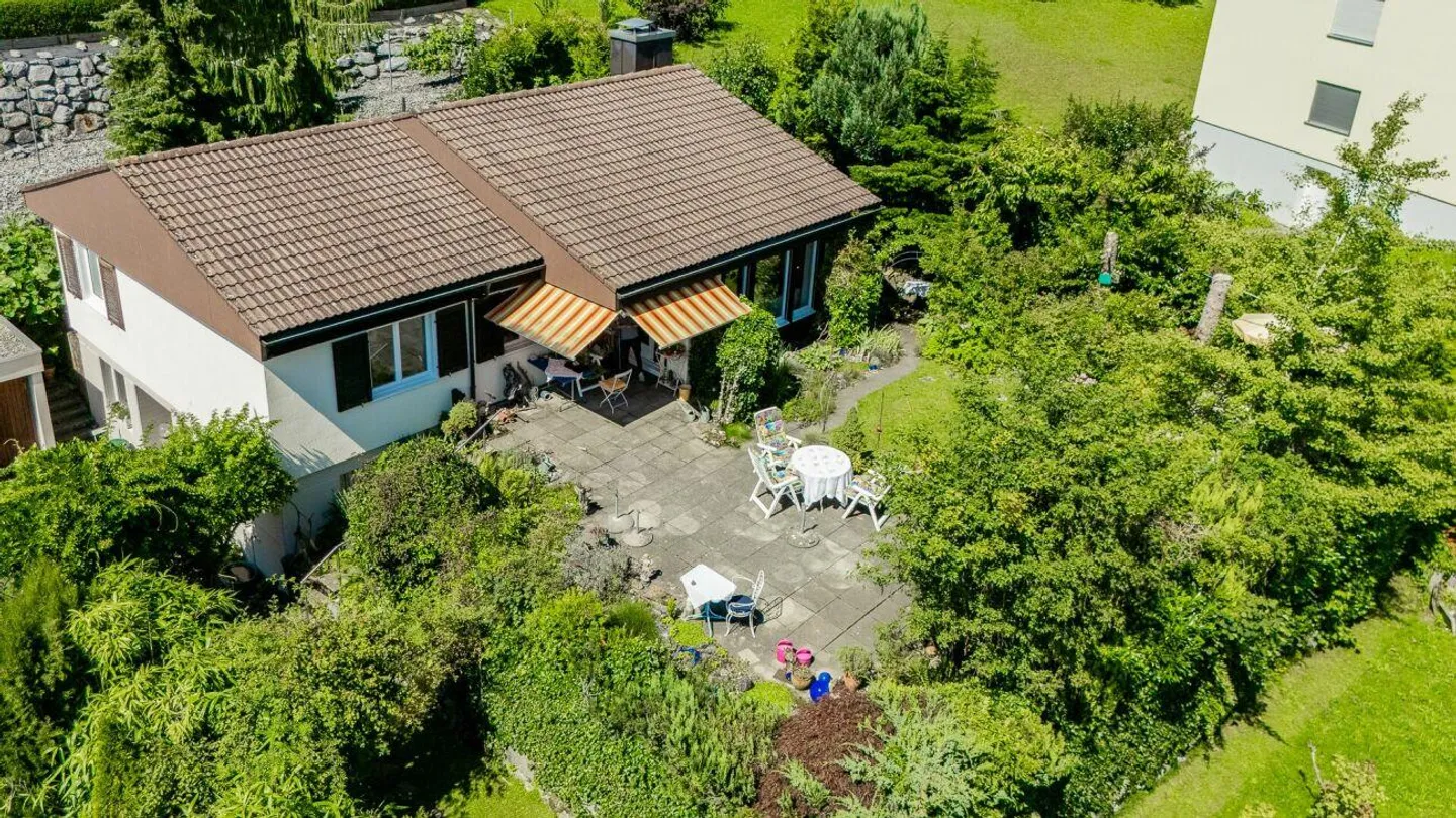 Detached 5.5-room single-family house with a panoramic view - Photo 2 of 11