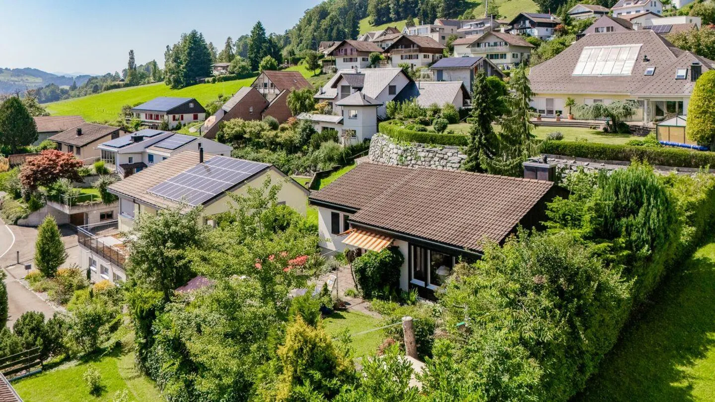 Detached 5.5-room single-family house with a panoramic view - Photo 3 of 11