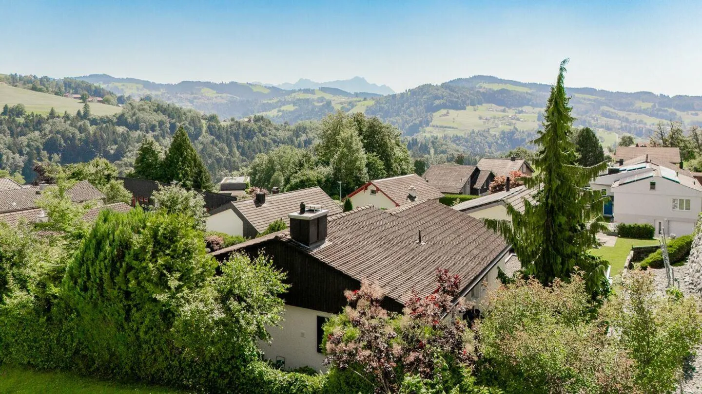 Detached 5.5-room single-family house with a panoramic view - Photo 4 of 11