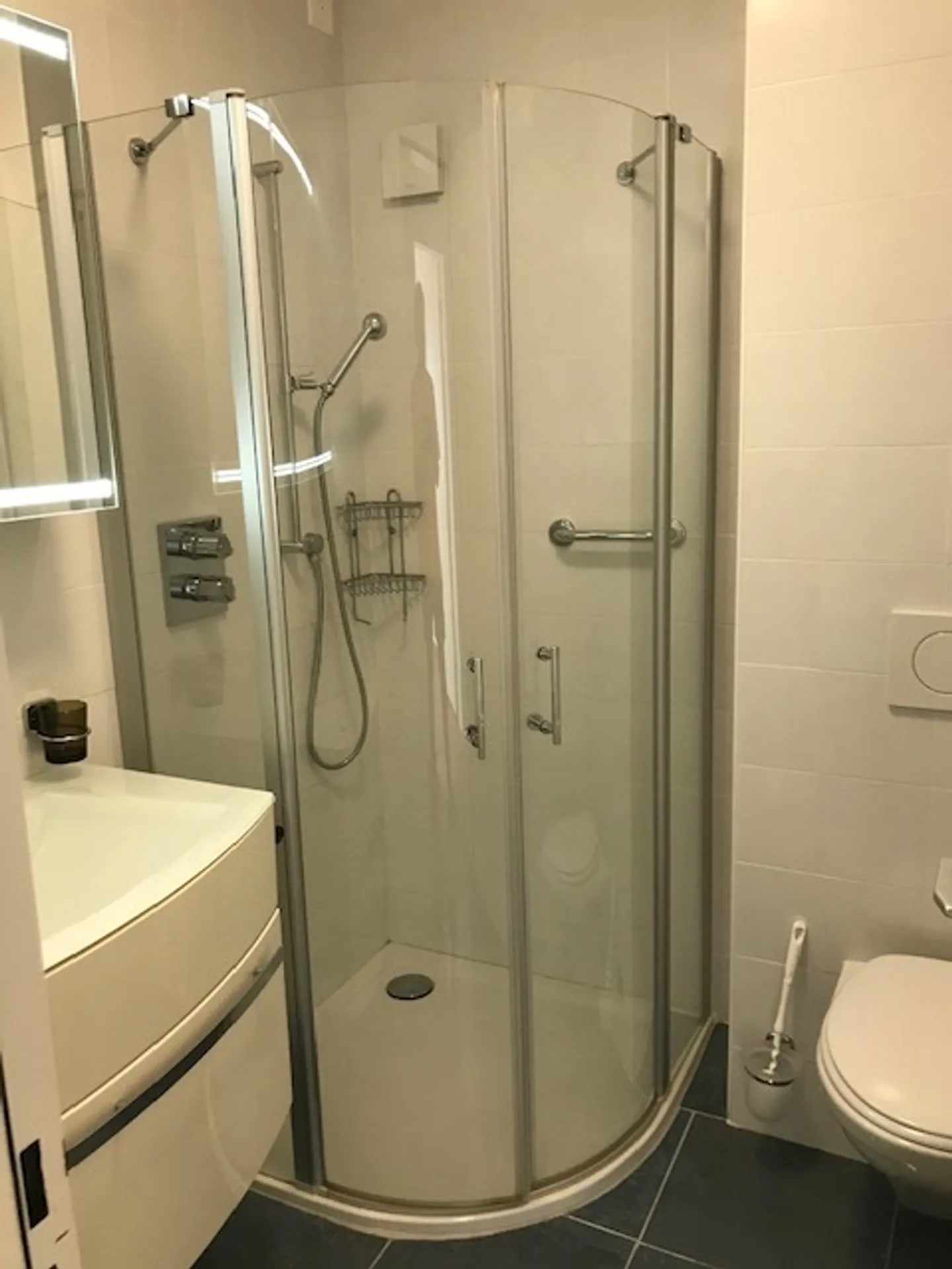 Bel appartement de 3 ½ pièces avec vue imprenable sur le lac - Photo 7 sur 9