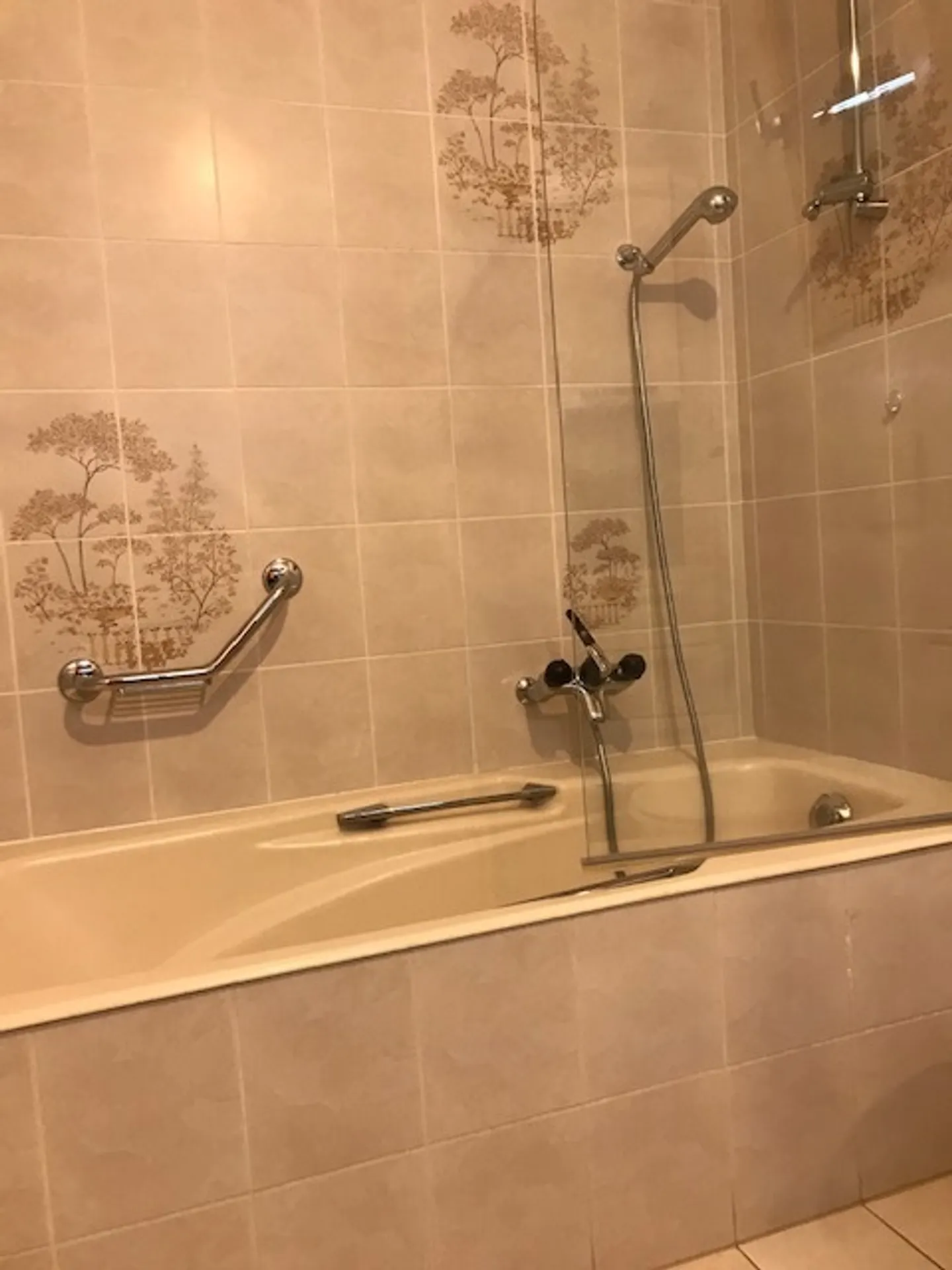 Bel appartement de 3 ½ pièces avec vue imprenable sur le lac - Photo 9 sur 9