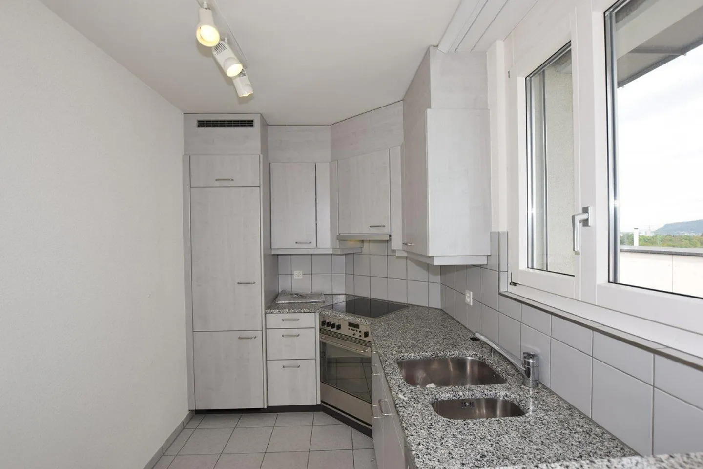 Sentimento da attico a Pratteln - 12° piano con terrazza da sogno - Foto 6 di 8