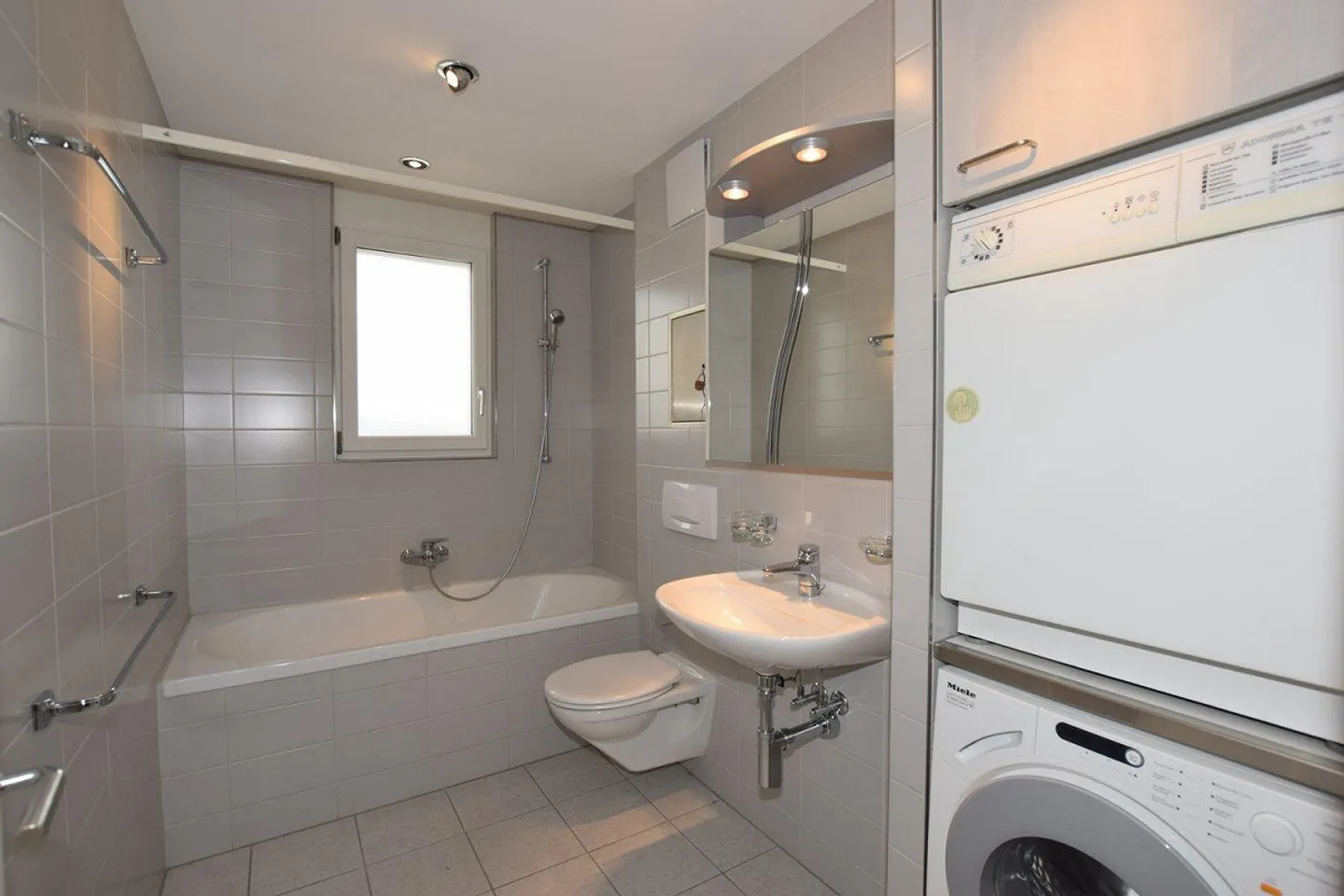 Sentimento da attico a Pratteln - 12° piano con terrazza da sogno - Foto 7 di 8