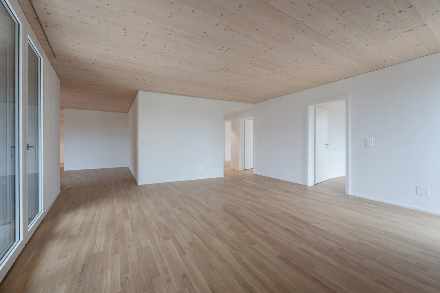 Apartment in idyllic location at Pfannenstiel and Greifensee - Photo 3 of 8