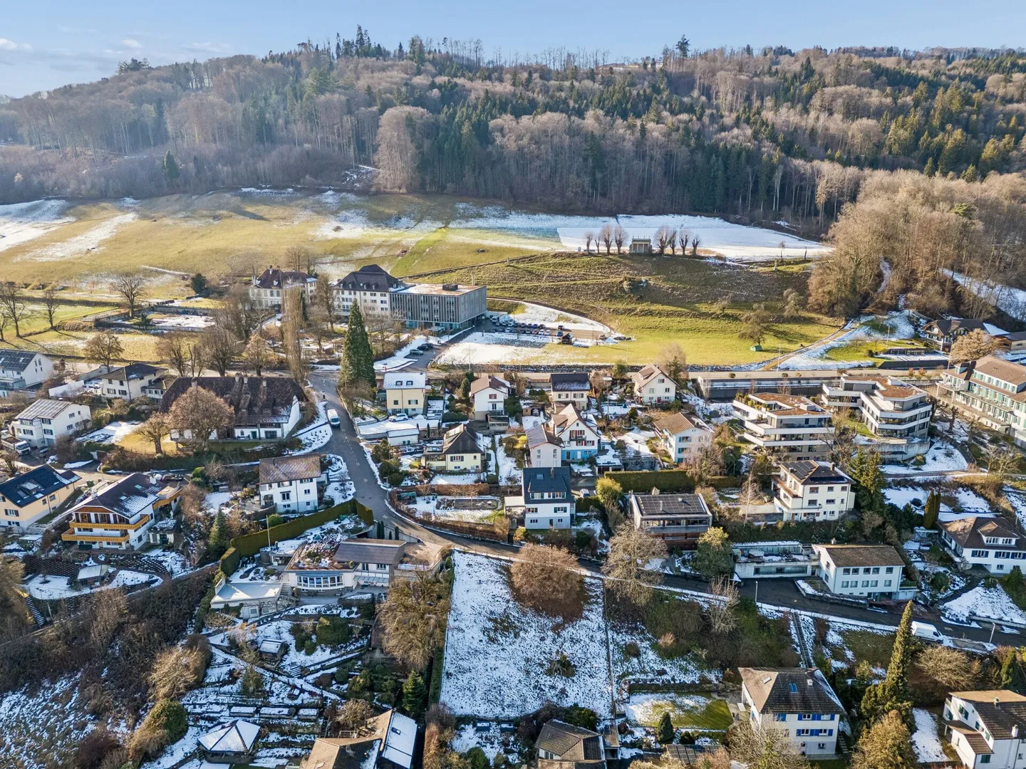 Terreno edificabile esclusivo in una posizione collinare privilegiata - Foto 2 di 12