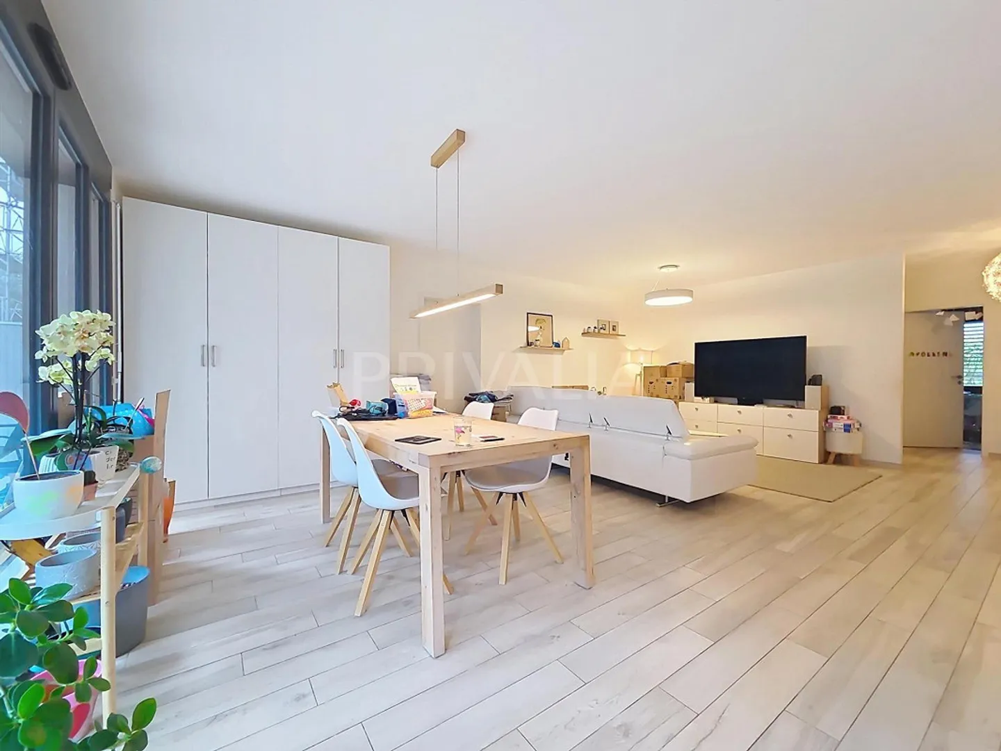 Geräumige Familienwohnung mit Garten - Foto 3 von 12