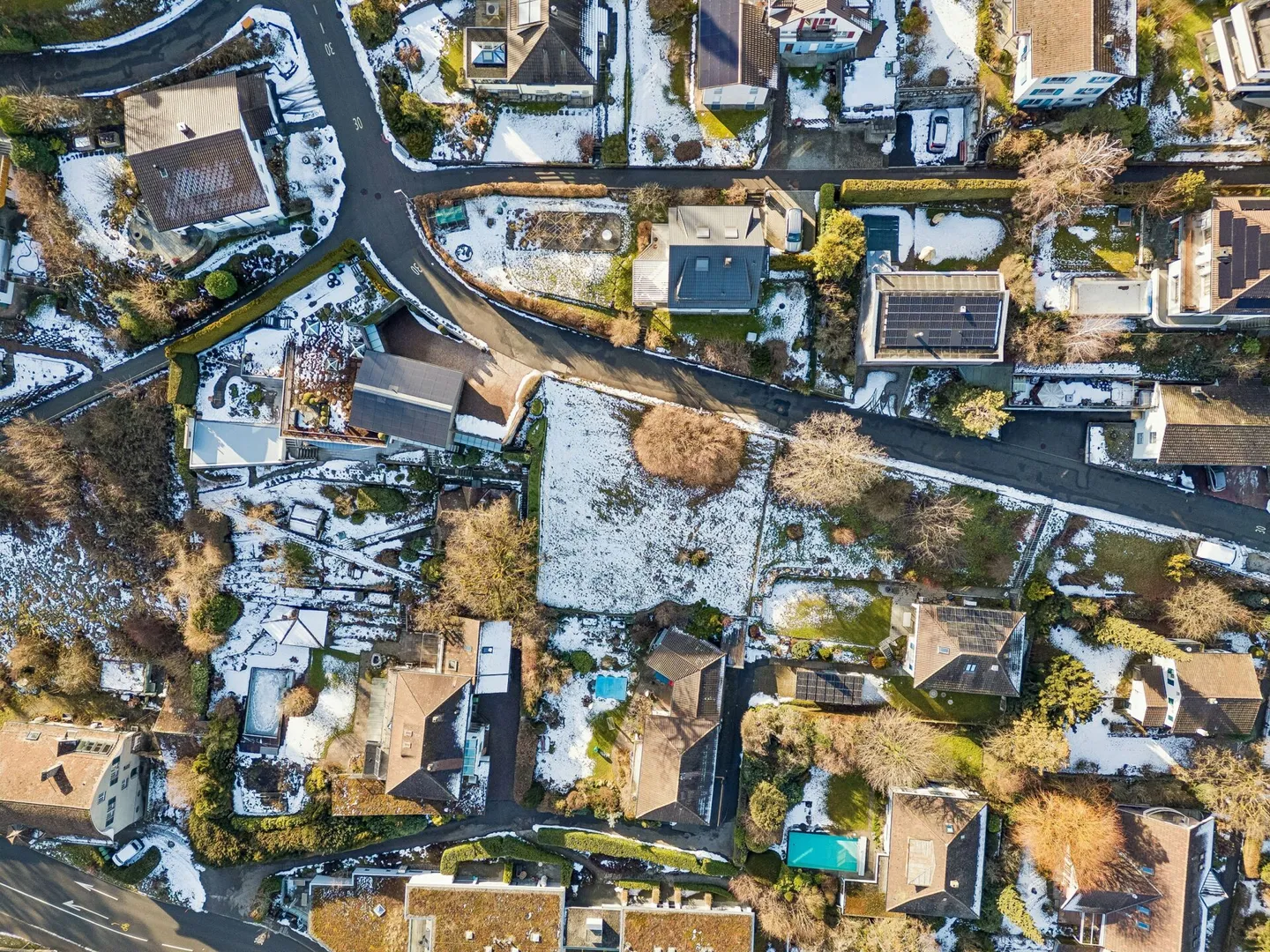 Terreno edificabile esclusivo in una posizione collinare privilegiata - Foto 3 di 12