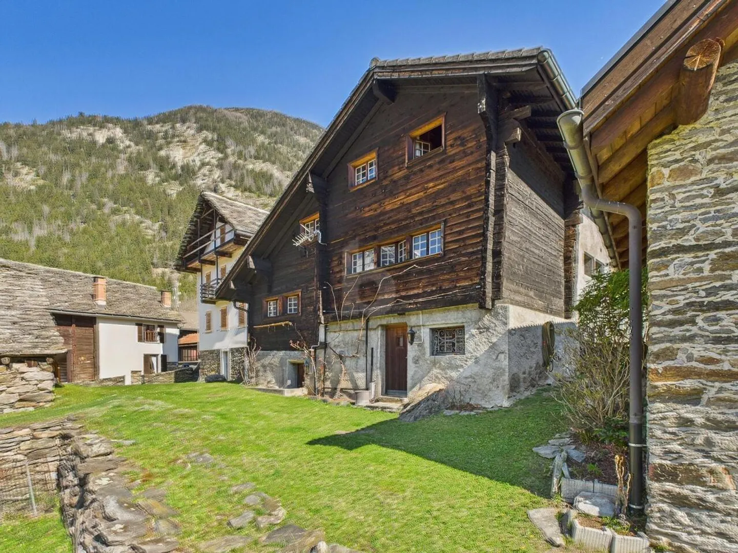 Maison individuelle à vendre - Photo 1 sur 4