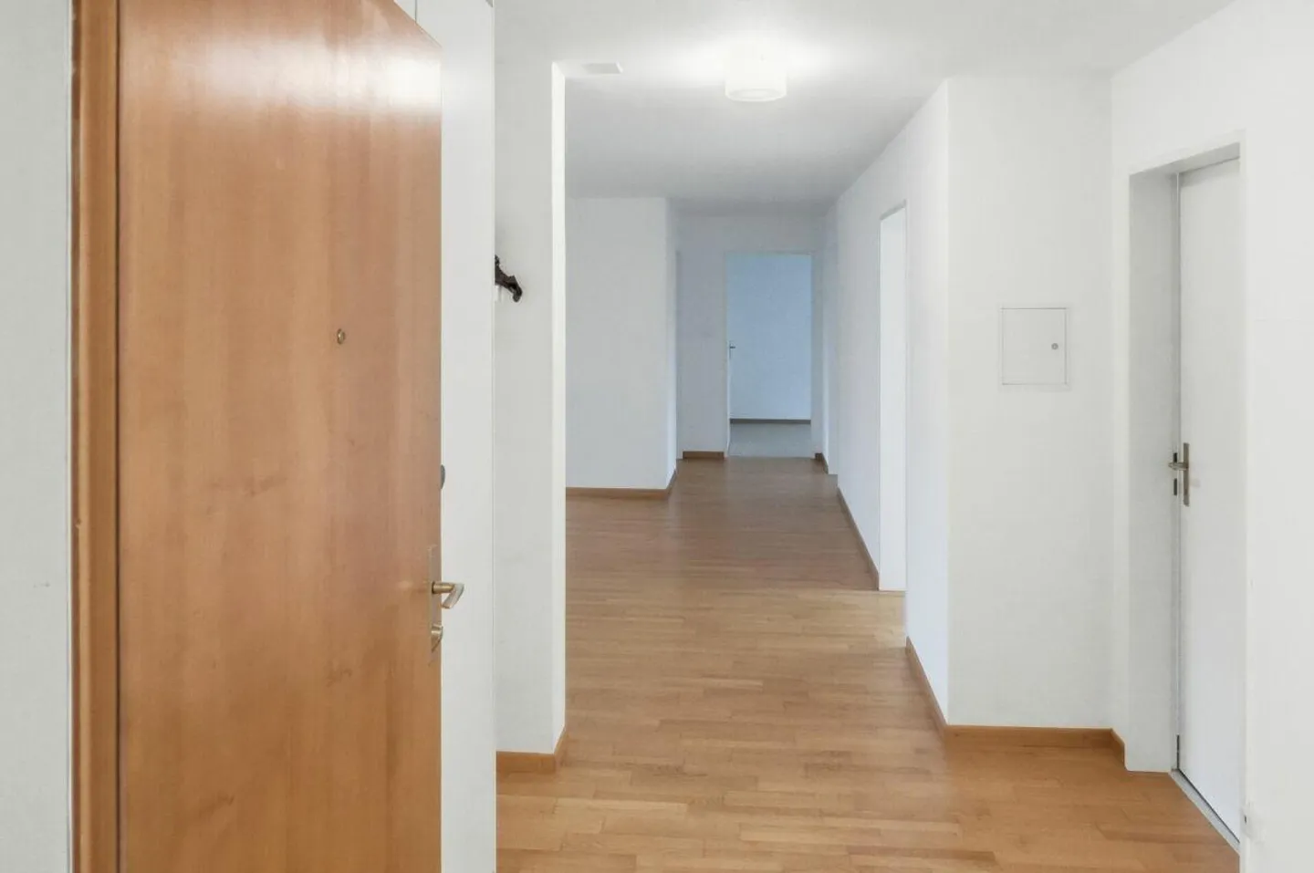 Moderne 4.5-Zimmer-Wohnung mit grossem Balkon nähe Wil - ab sofort frei! - Foto 6 von 14