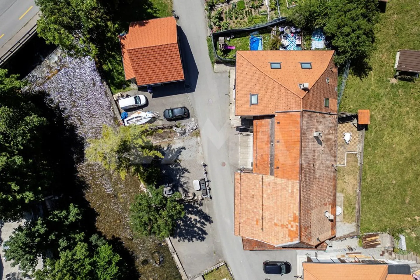 Fattoria di carattere da reinventare 2 alloggi e potenziale eccezionale a Charmey - Foto 7 di 11