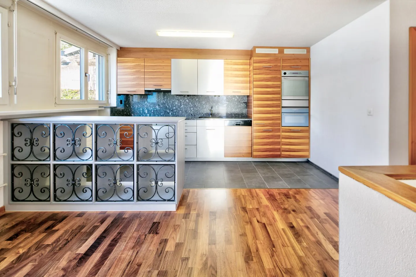 Sonniger Duplex mit Seesicht - Foto 3 von 12