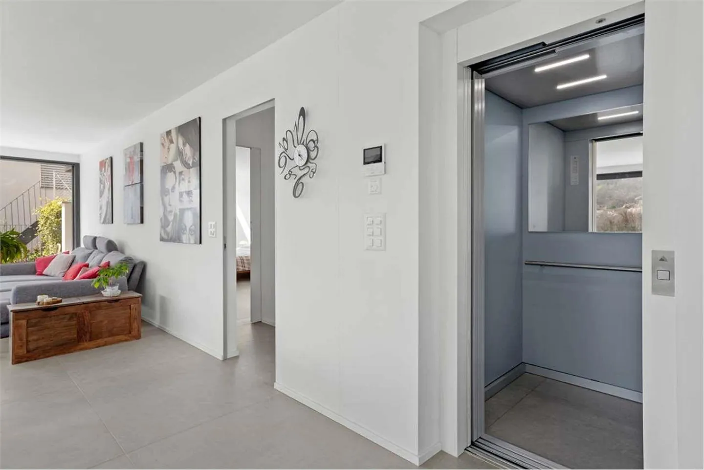 Nouvelle Villa Moderne + 2.5 Indépendante | 8 Places de Parking - Photo 11 sur 13