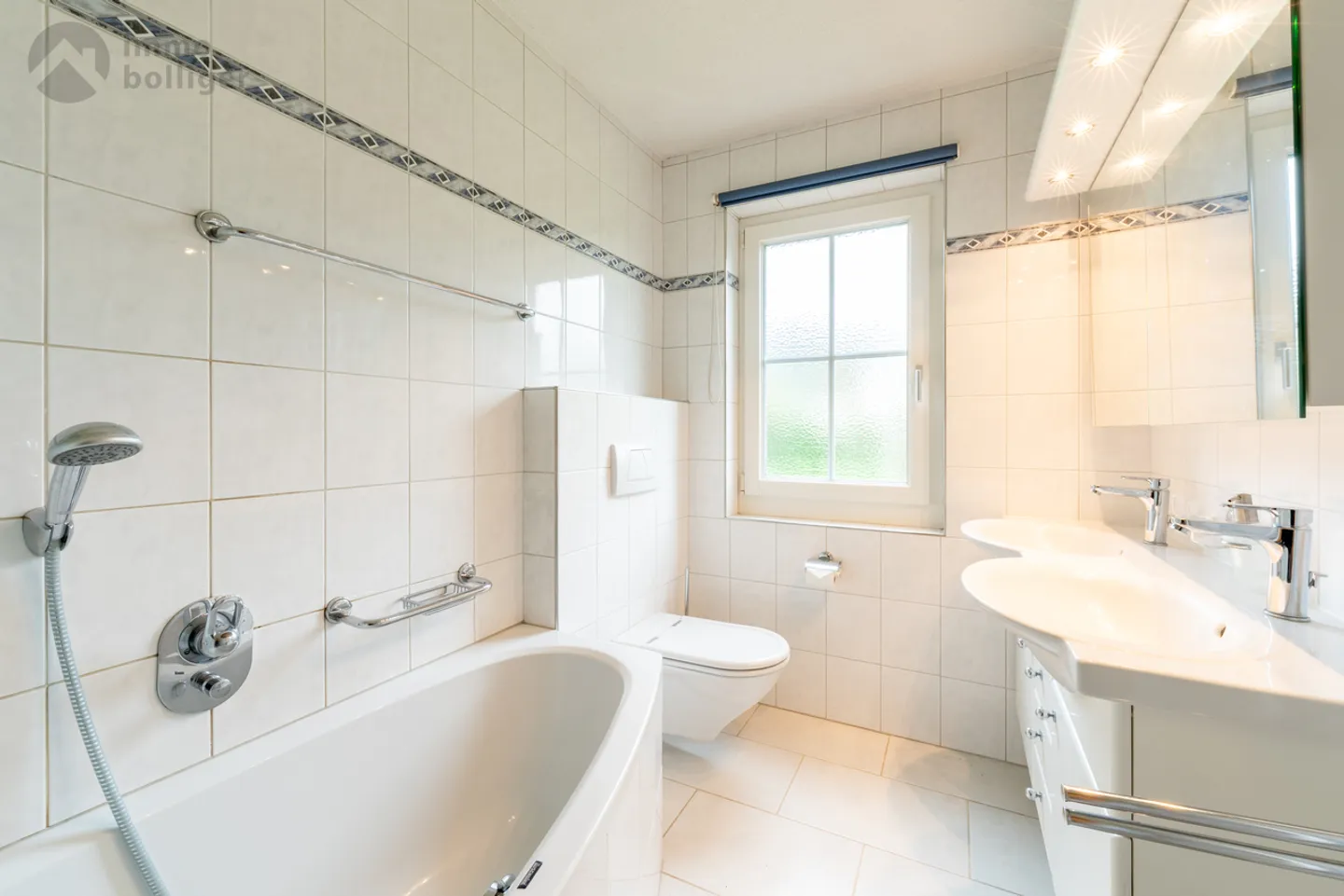 Charming detached house with great potential - Photo 8 of 15