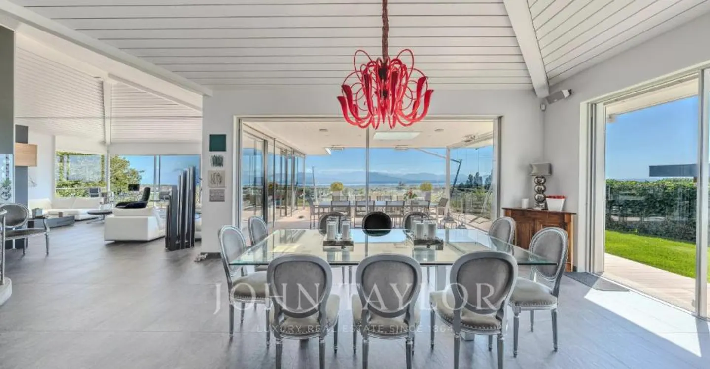 Contemporary villa with a spectacular view of Lake Geneva - Photo 4 of 12