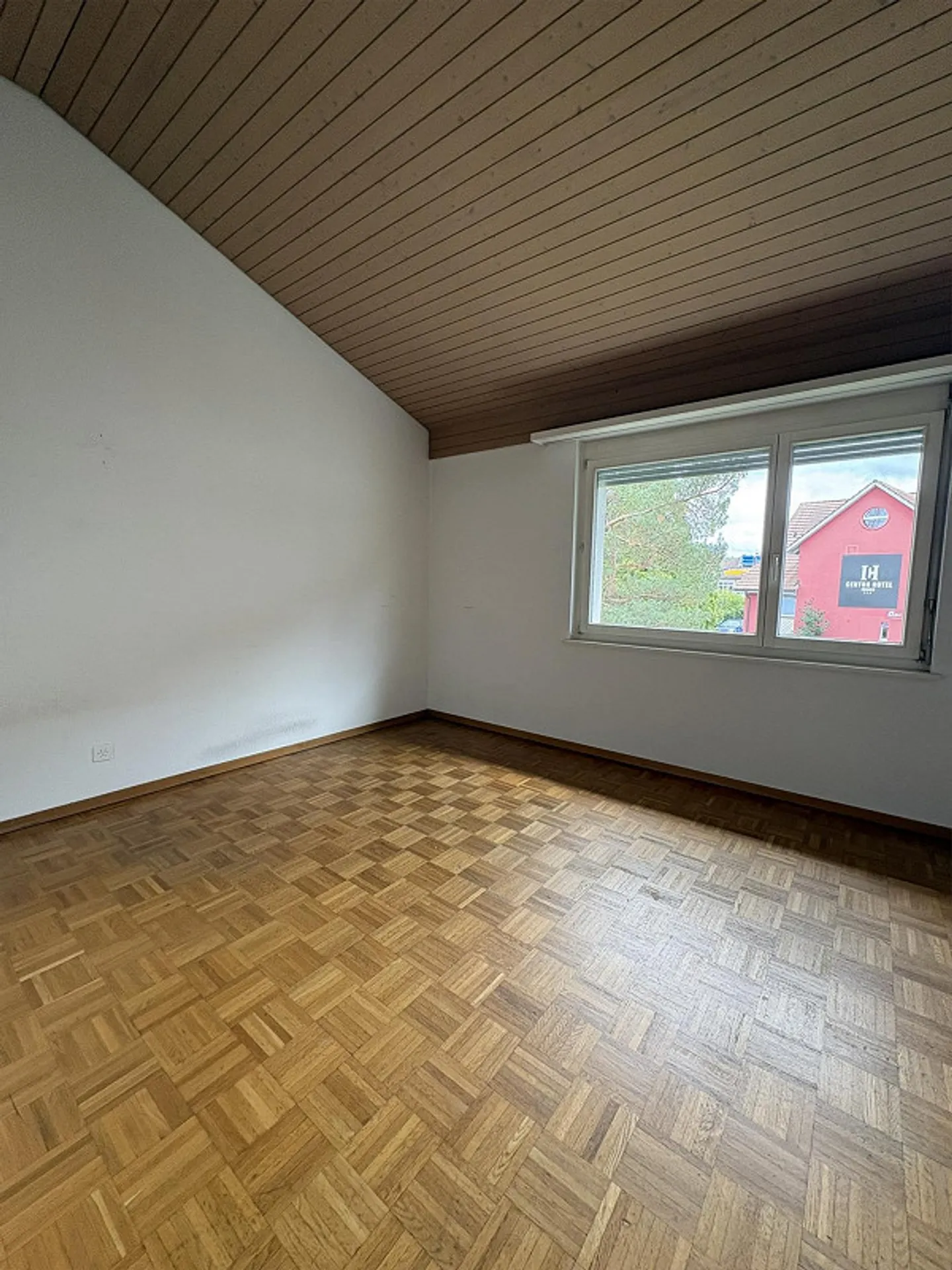 Appartement spacieux et lumineux de 4.5 pièces avec deux balcons à Bassersdorf - Photo 10 sur 12