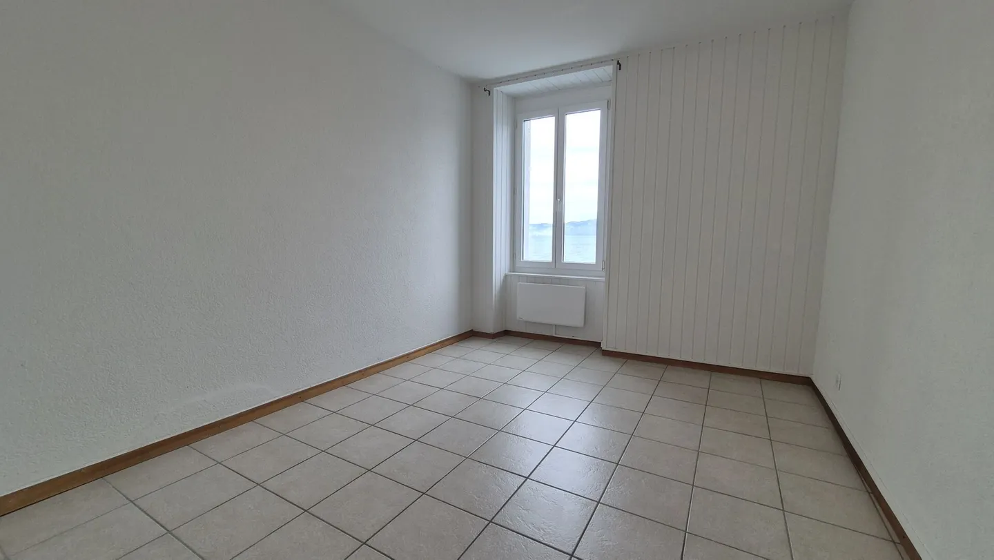 2.5-room apartment, balcony with lake view - Photo 5 of 7