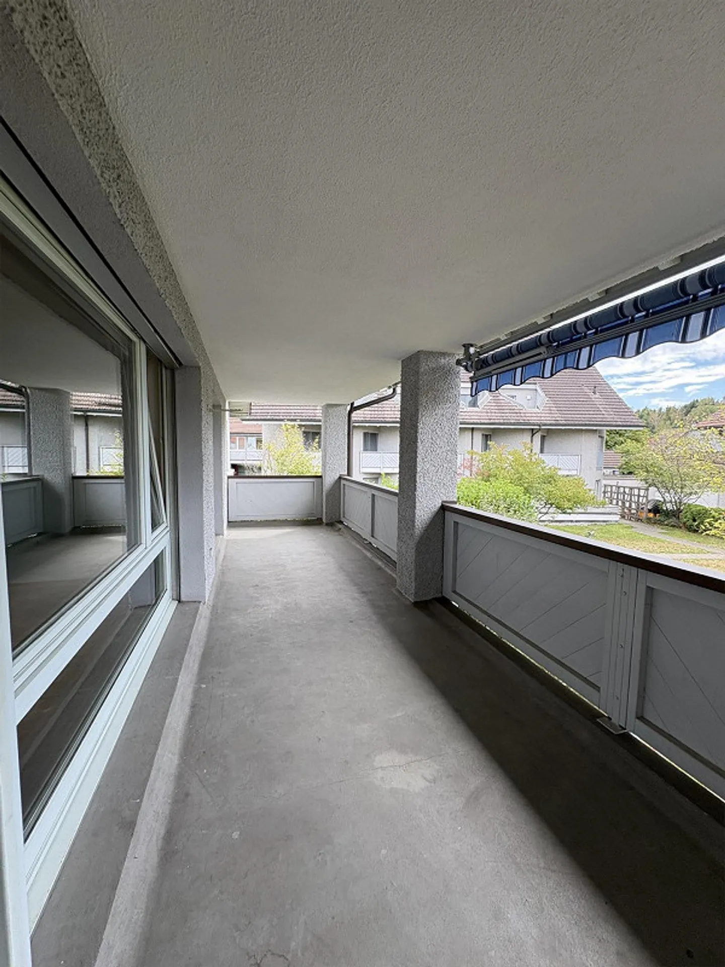 Appartement spacieux et lumineux de 4.5 pièces avec deux balcons à Bassersdorf - Photo 6 sur 12